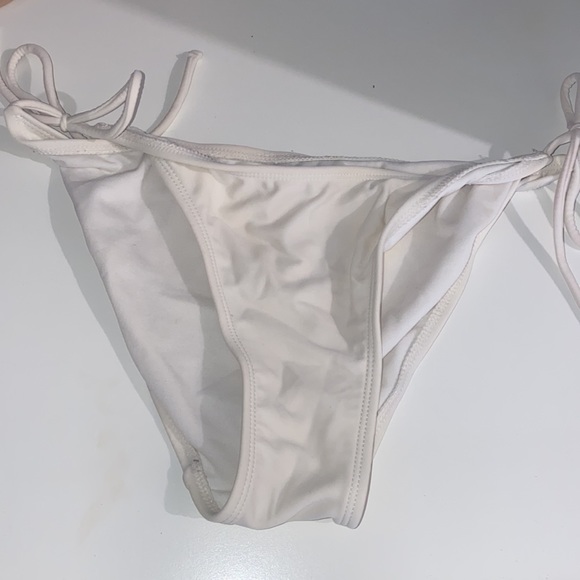 Victoria’s Secret swim top padded - Picture 3 of 3